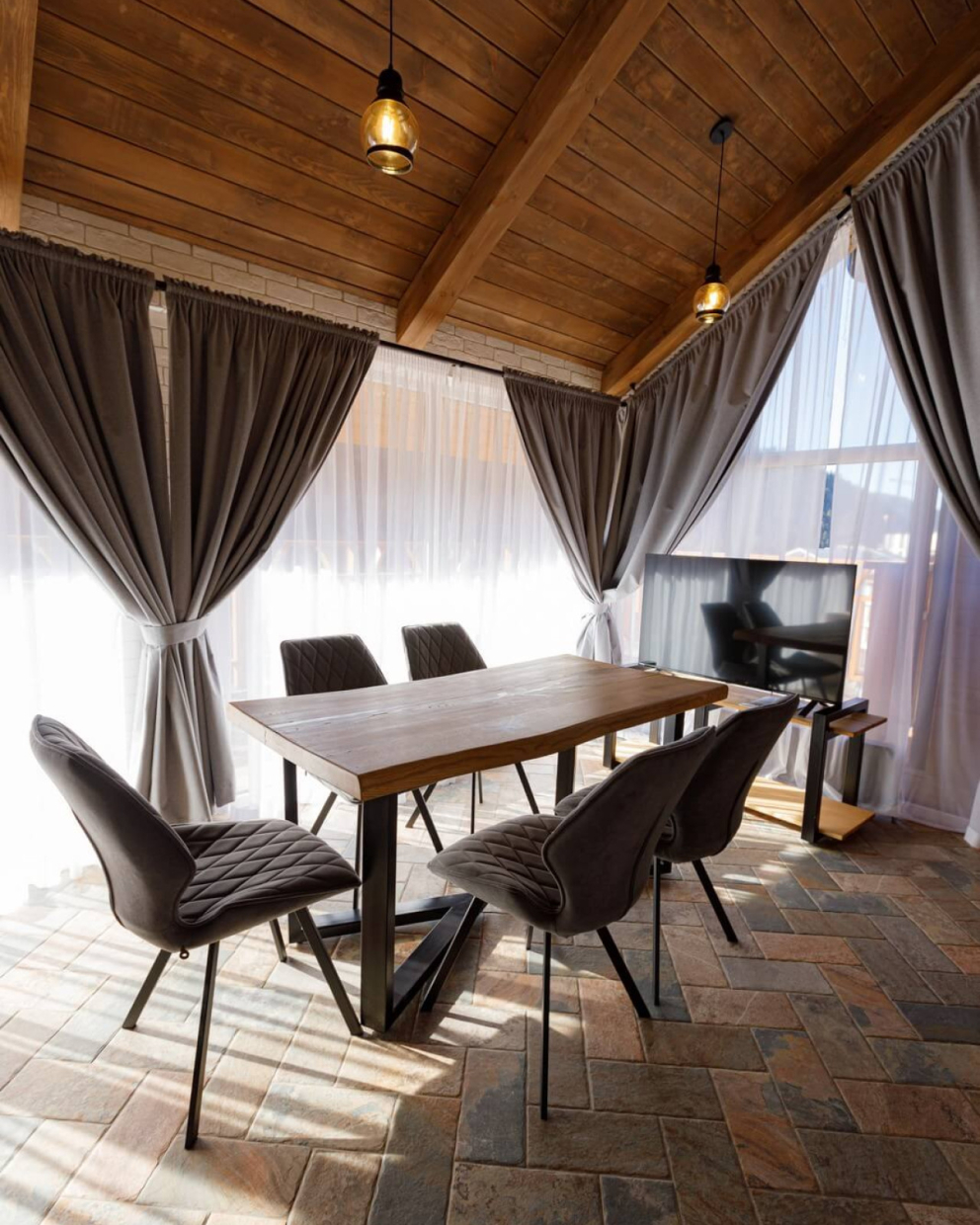 Большой двухкомнатный люкс - Гостиница Гризли. Архыз. Официальный сайт.