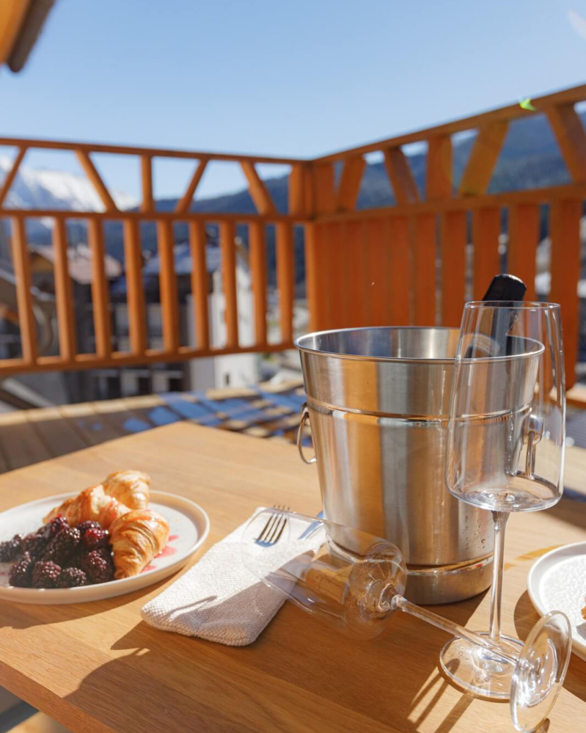 Большой двухкомнатный люкс - Гостиница Гризли. Архыз. Официальный сайт.